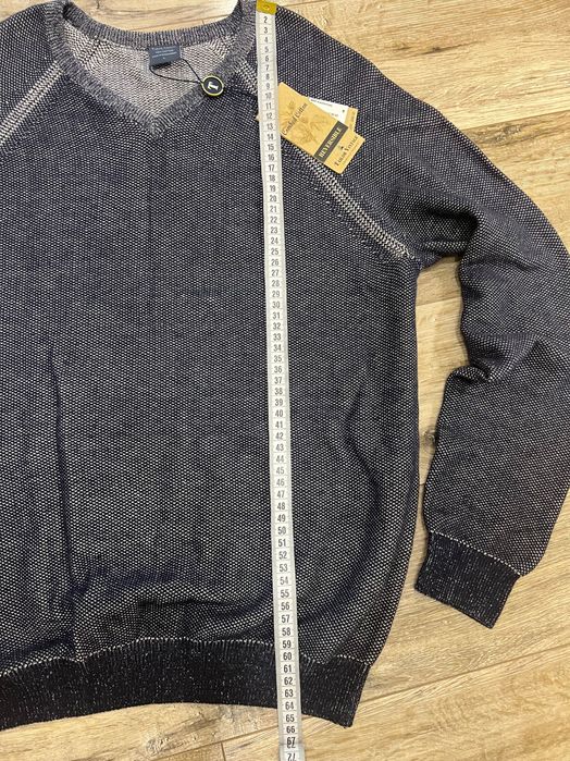 Легкий светр на чоловіка розмір S