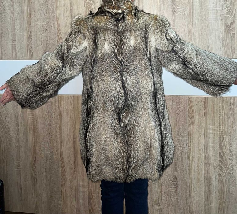 Piękne naturalne futro z kojota