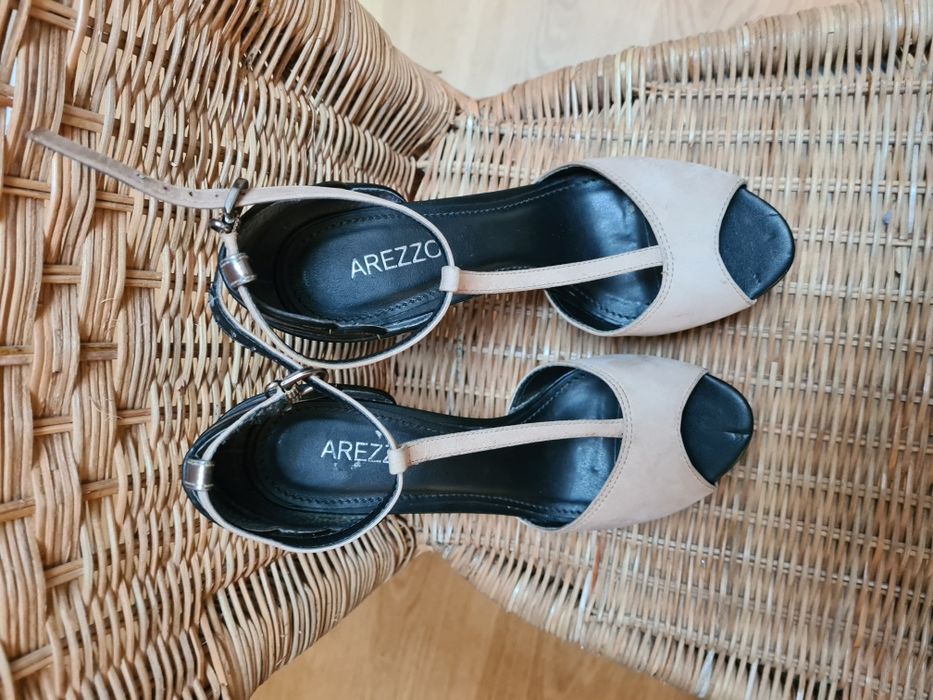 Sandálias altas bege 36