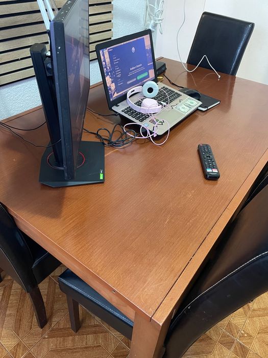 Mesa Sala+ cadeiras (muito bom estado)