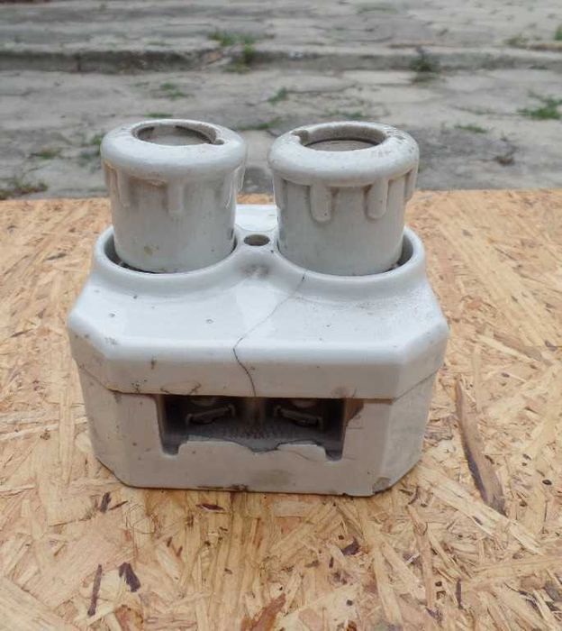 Oprawa bezpiecznikowa ceramiczna