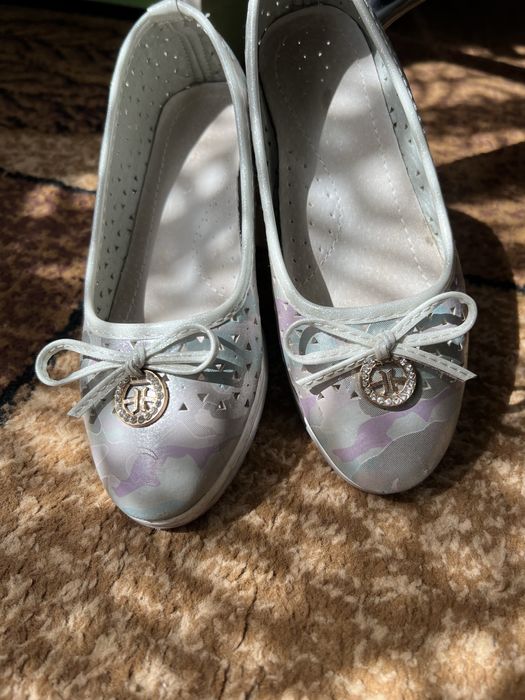 Продам туфлі на дівчинку