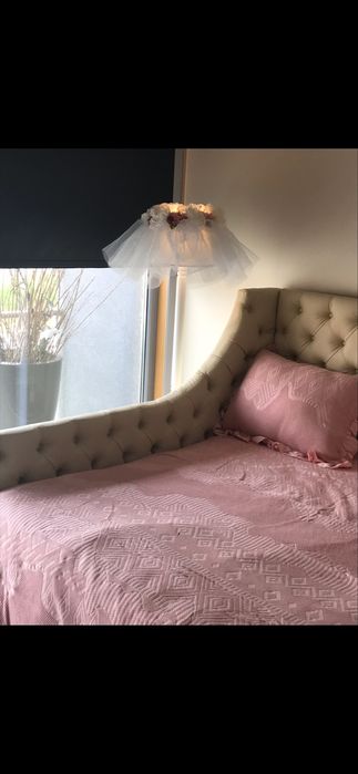 Cama de casal em ecopele