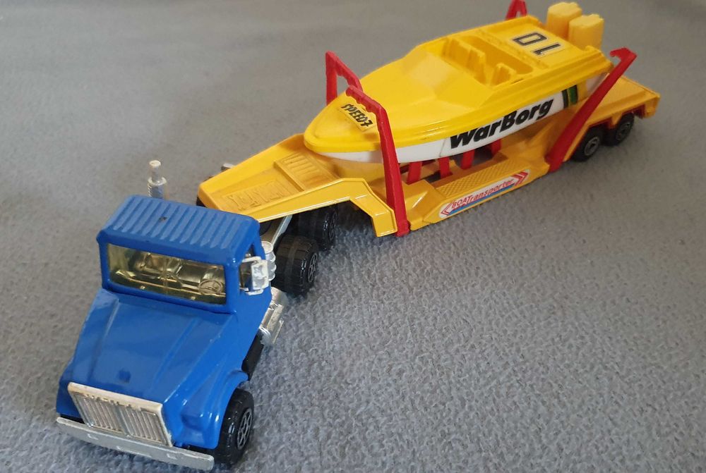 Majorette - Camião Transporte de Barco Warborg, escala 1/60 - France