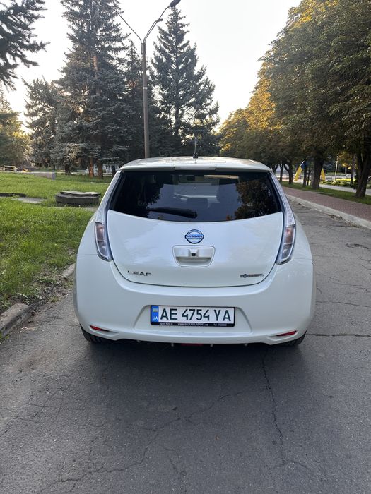 Автомобіль NISSAN Leaf 2012