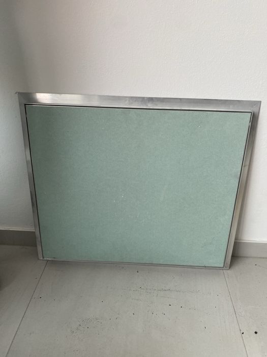 Drzwiczki rewizyjne z zielonej płyty 600x500/250 mm