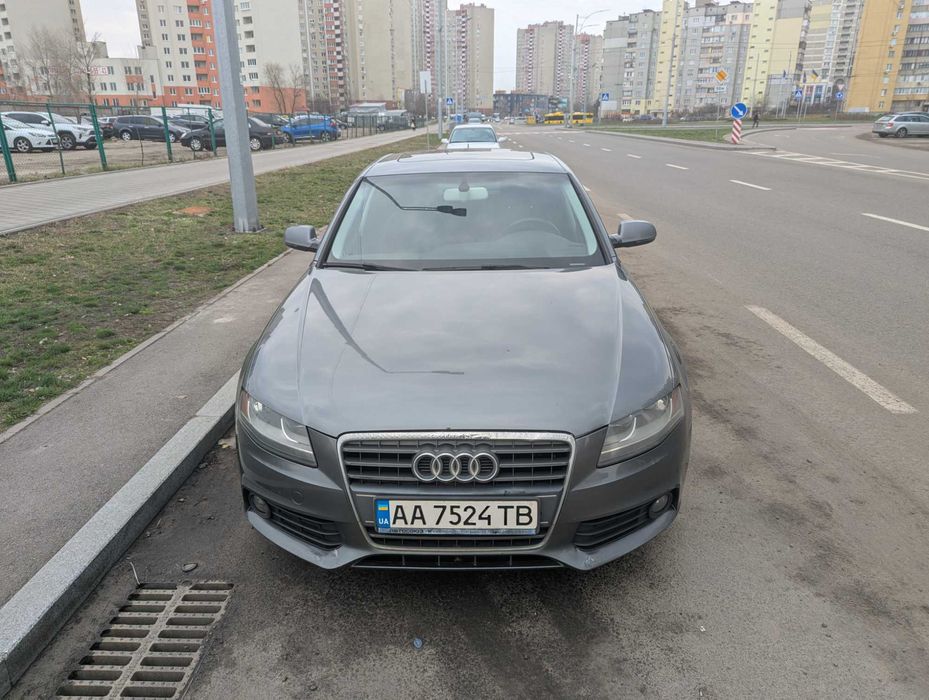 Автомобиль Audi A4