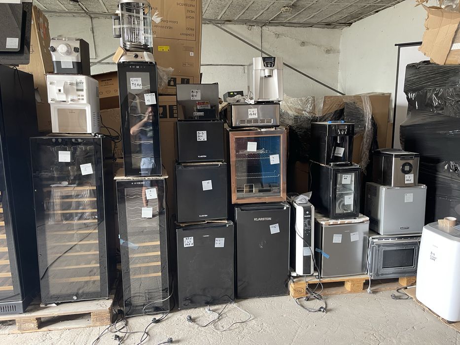 Міні холодильники, морозилки, холодильники для напоїв