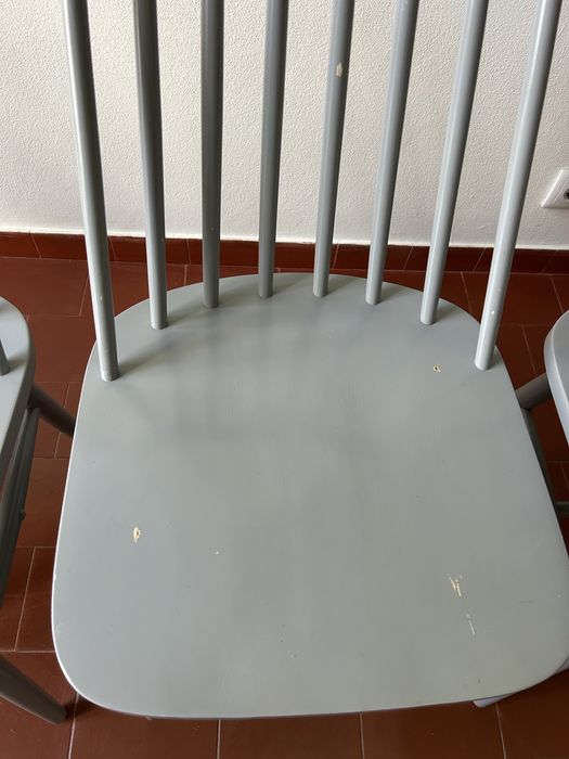 Cadeiras de sala de jantar cinzentas