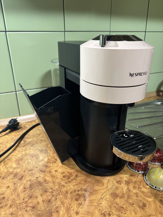 Кофеварка Nespresso Vertuo Next x Chiara Ferragni