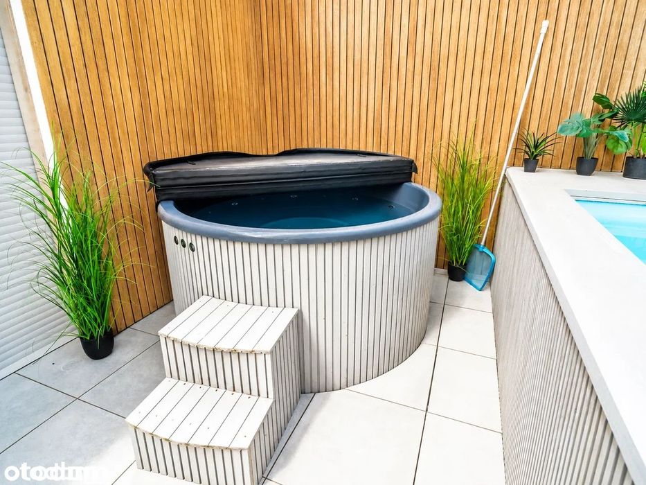 Basen, sauna, jacuzzi - dom na własność