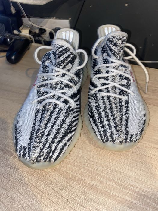 Yeezy 350 zebra