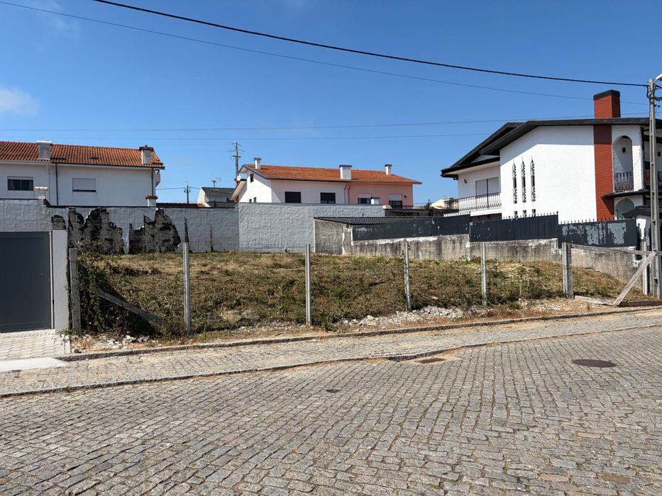 Terreno para Construção com Projeto Aprovado para Moradia
