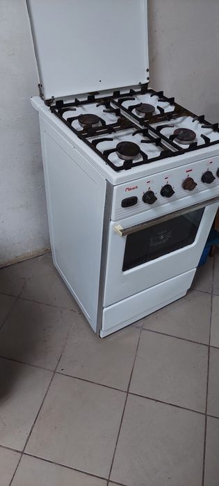 Продам газову плиту