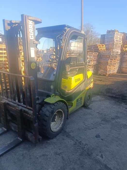 Wózek widłowy Clark