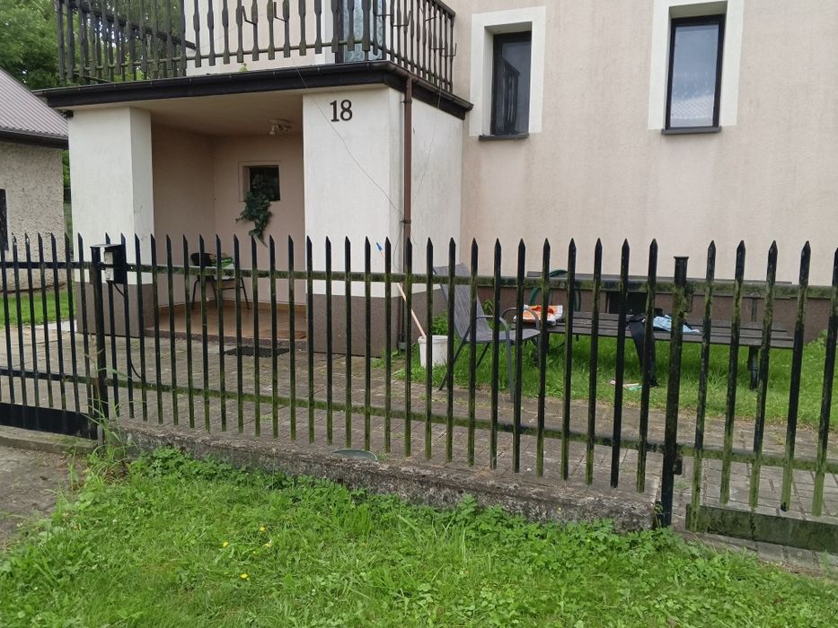 Płot metalowy, przęsła.