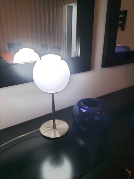 Dois candeeiros de mesa