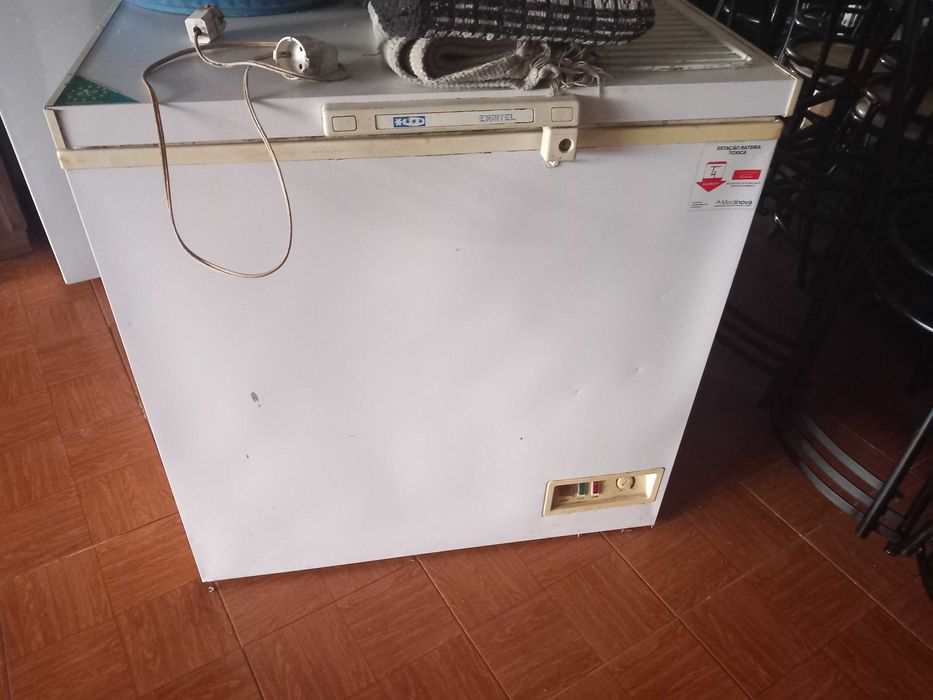 Arca congeladora a funcionar muito bem