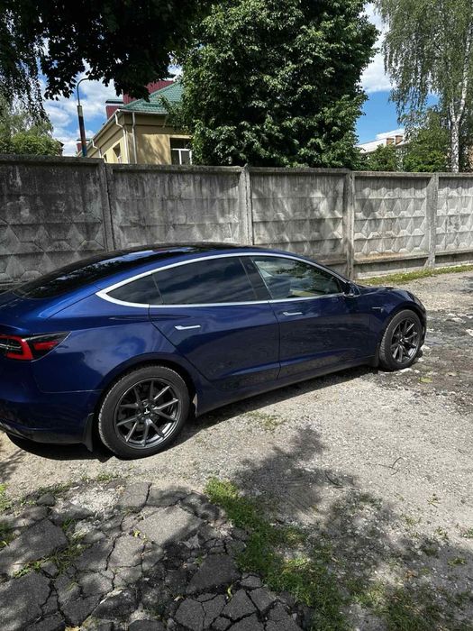 Tesla ‘’model ‘’ 3
