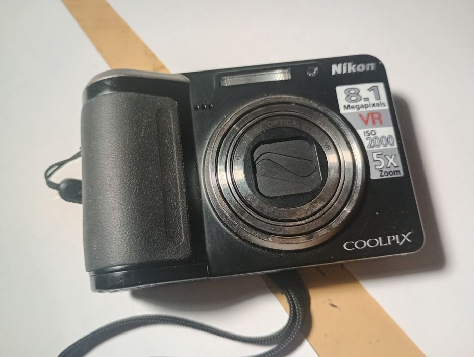 Цифровий фотоапарат Nikon coolpix P60