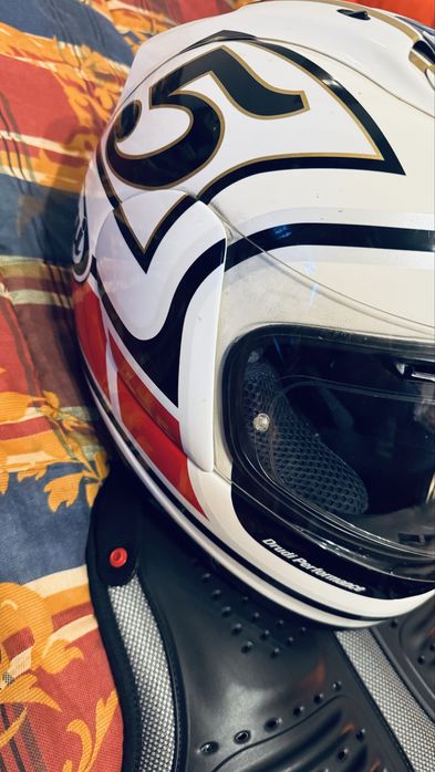 Capacete ARAI RX-7 Corsair