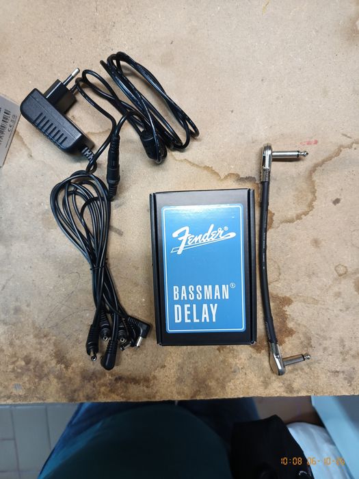 Pedal de delay Fender + extras