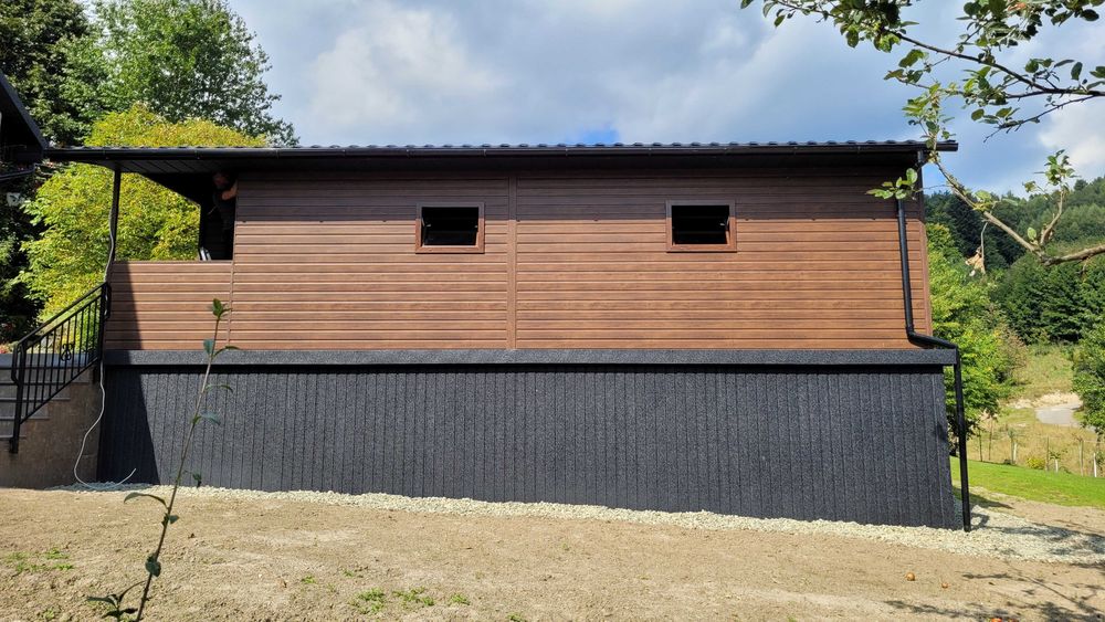 Garaż blaszany 10x10m profil zamknięty dwie bramy uchylne