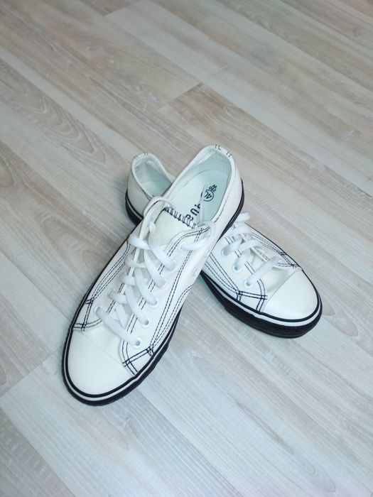 Крутые кеды 38 размер стильные молодежные.