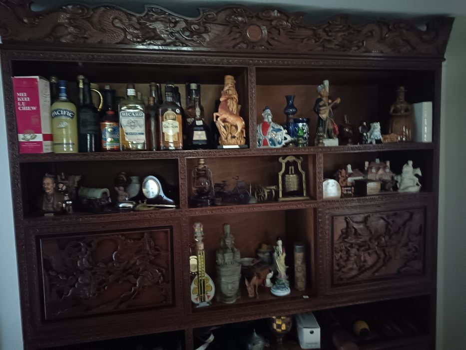 Móvel de sala oriental em madeira