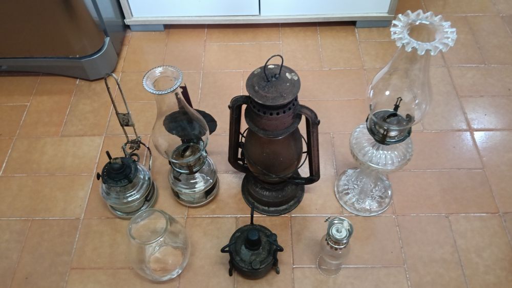 Conjunto de candeeiros antigos