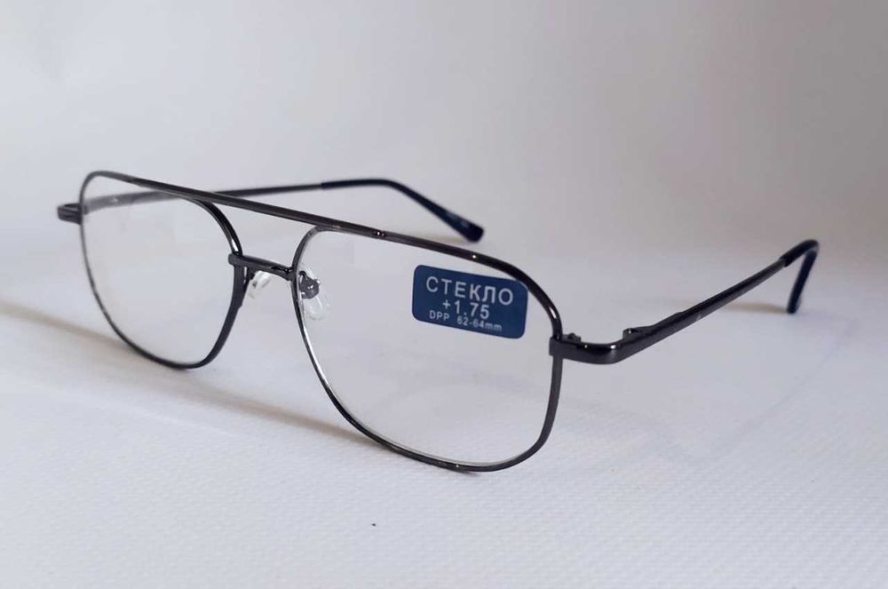 Окуляри для зору, з скляними лінзами в металевий оправі
