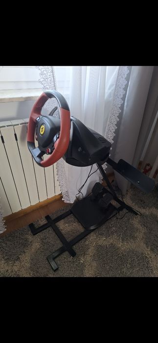 Xbox one + kierownica + uchwyt do kierownicy