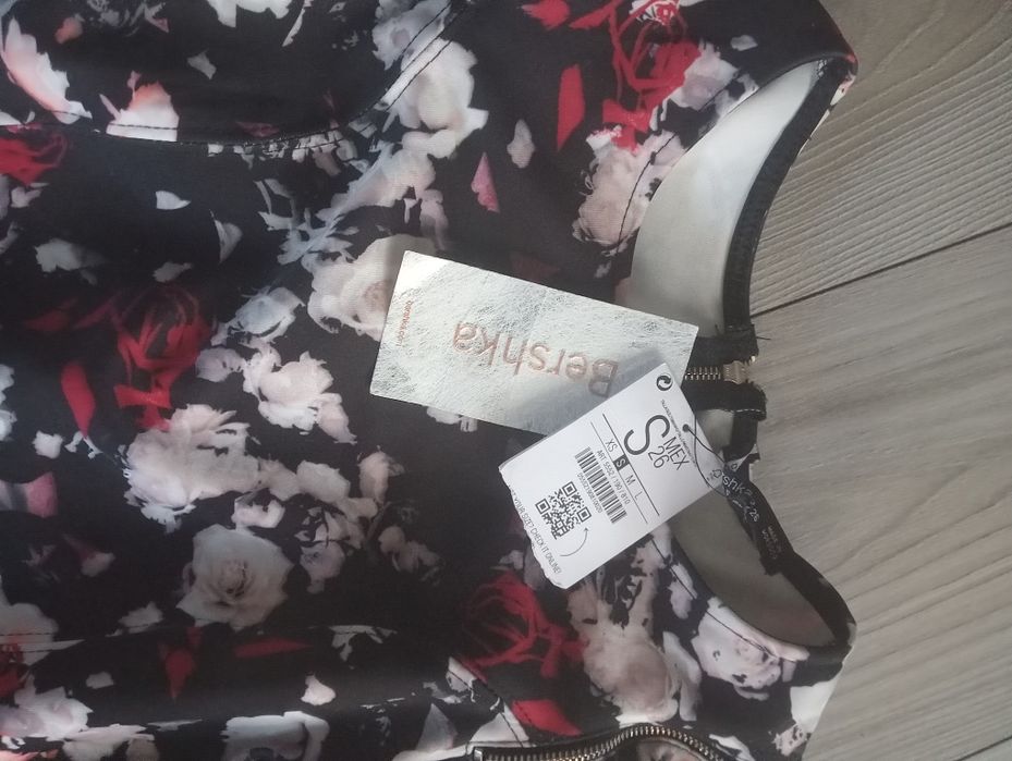 Sukienka Bershka