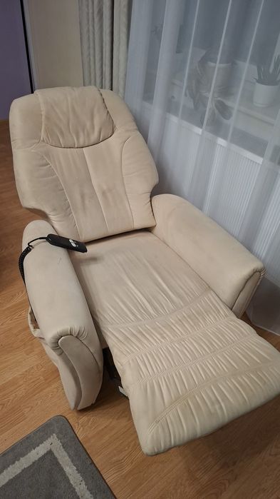 Fotel elektryczny Himolla relax funkcja wstawania dla seniora