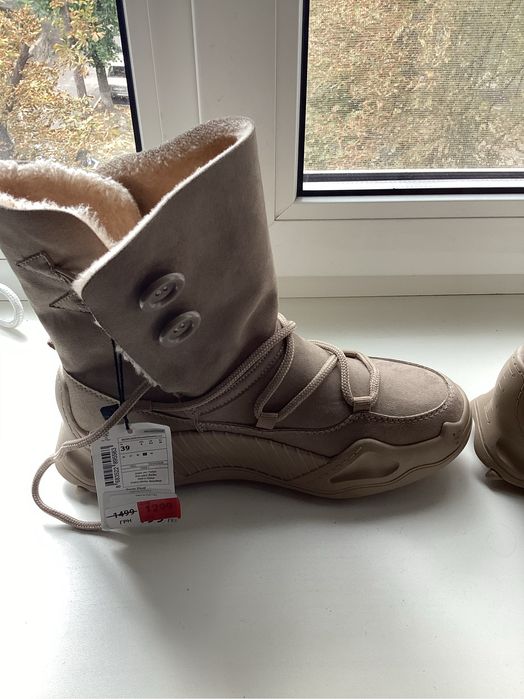 Сапожки ботинки женские демисезонные 39( идут на 38)размер новые