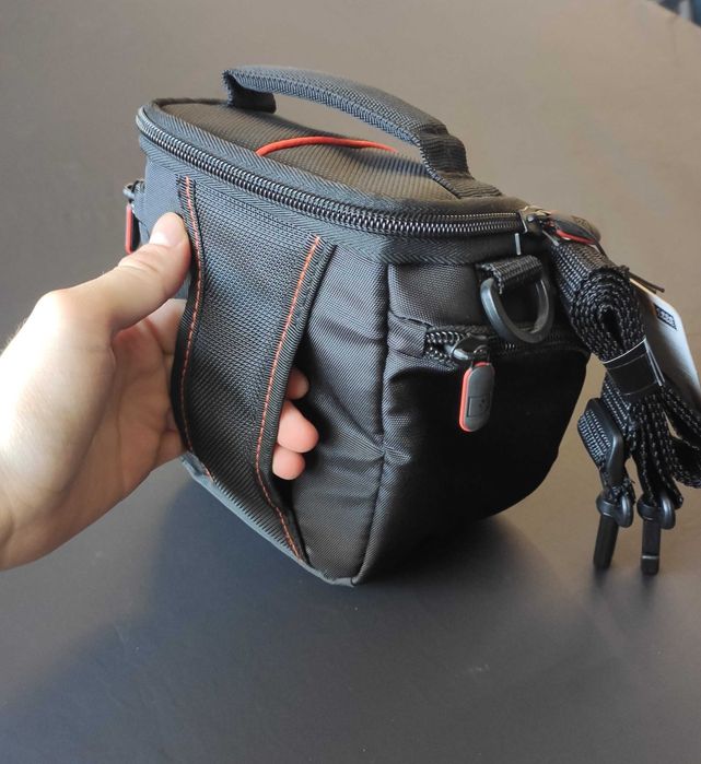 Сумка для камери НОВА: CASE LOGIC Compact System/Hybrid Camera