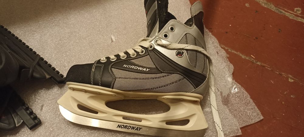 Ковзани ,Коньки 41 42 розмір