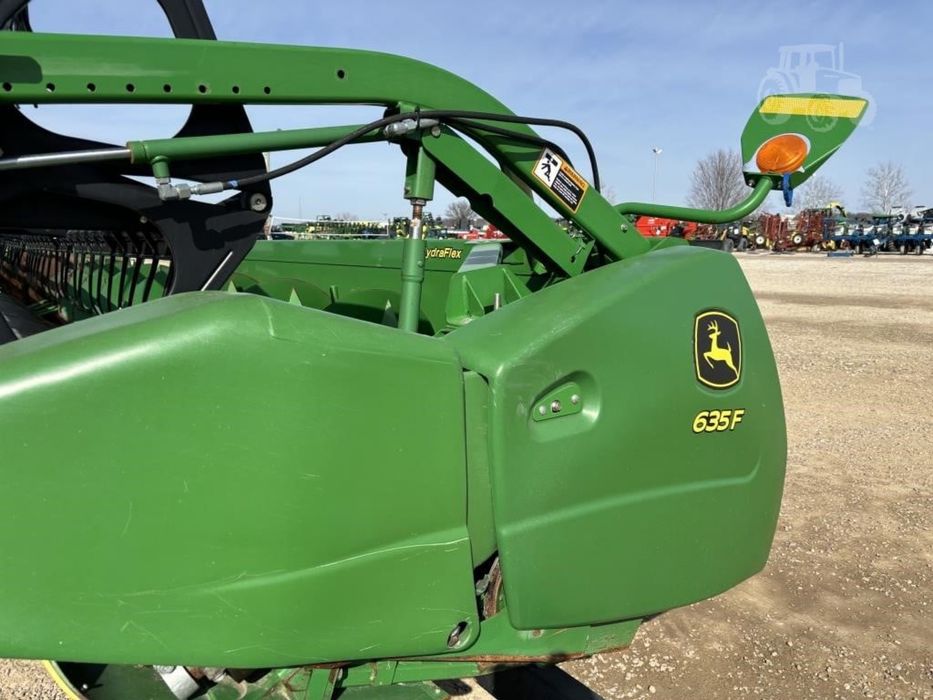 John Deere 635F Жатка