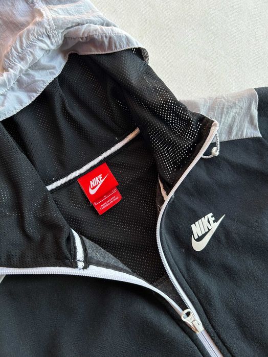 NIKE _ Czarna rozpinana bluza S