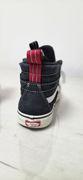 Продаю кросівки the vans демісезоні