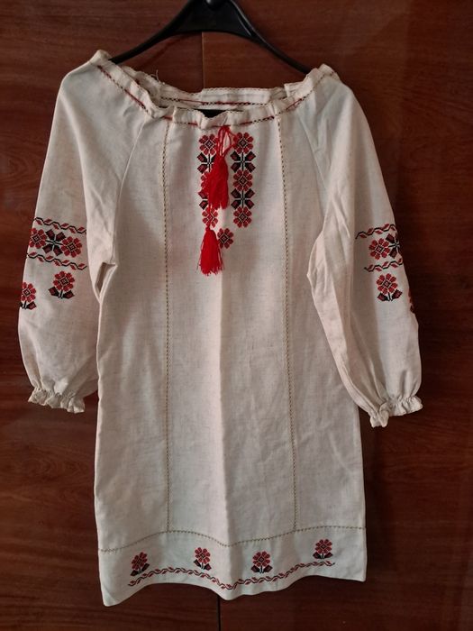 Вишита сукня в етно-стилі