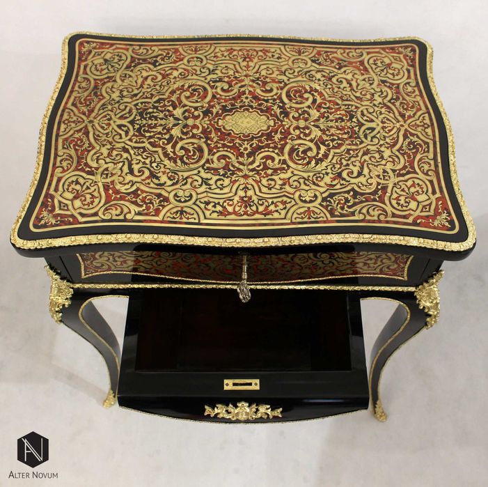 Elegancki stolik - toaletka w stylu Boulle