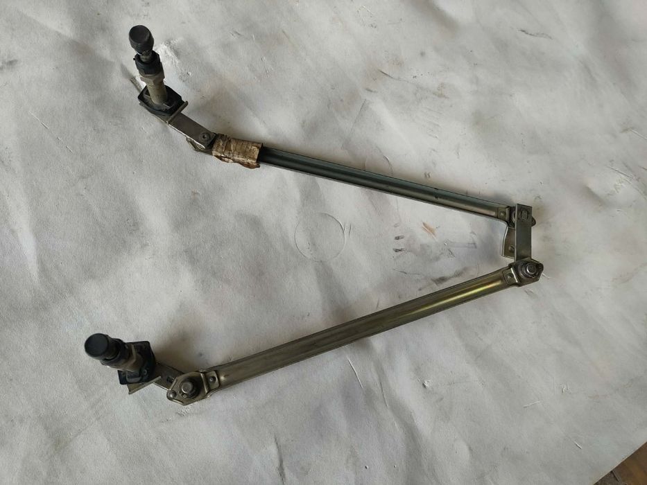Mechanizm wycieraczek żuk