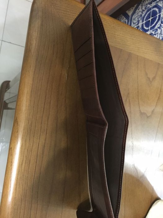 Carteira em pele para cheques,cartões e notas como nova