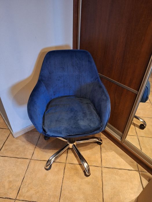 Fotel biurowy obrotowy welurowy
