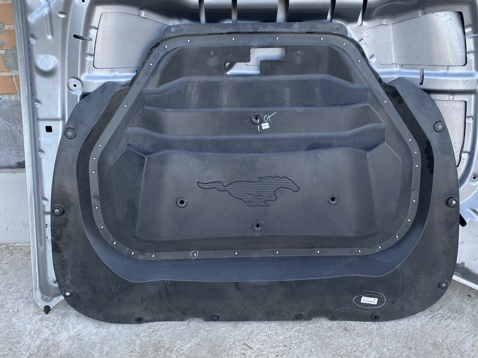 Шумка капота Mustang Mach-e