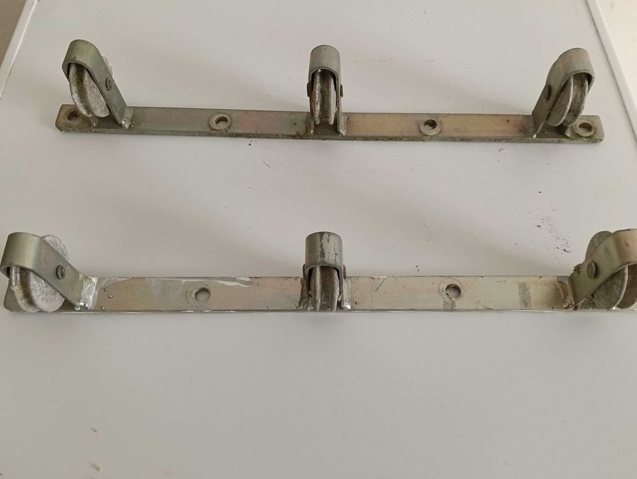 Estendal em inox com três roldanas .