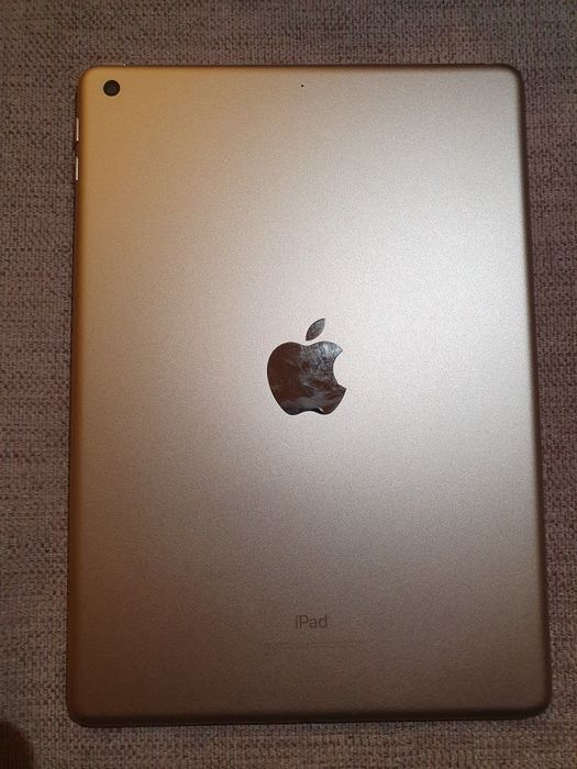 Ipad 5ª Geração Dourado - 128GB