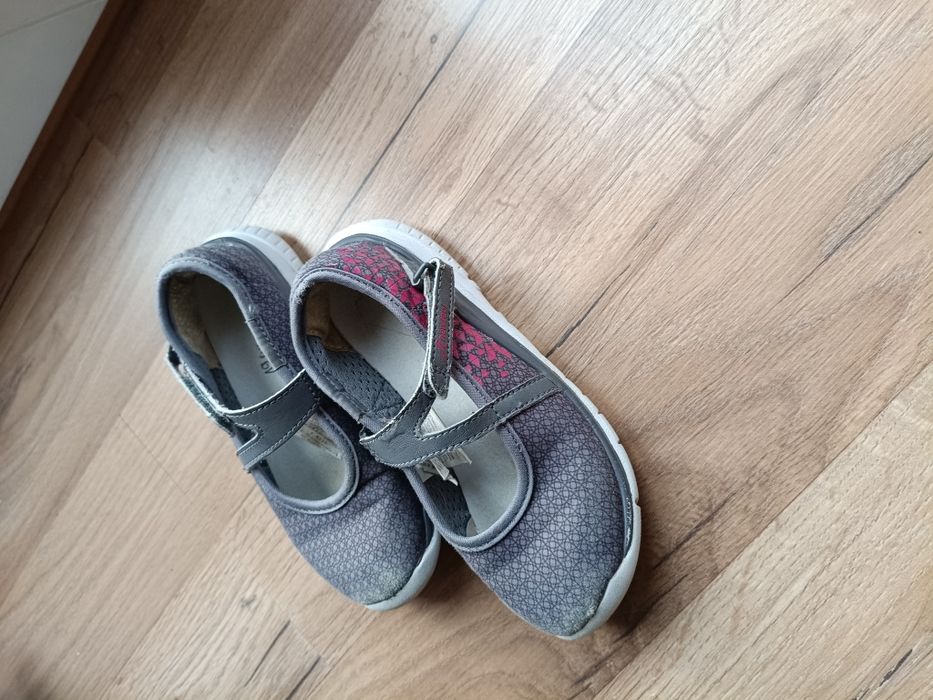 Buty, kapcie dla dziewczynki Decathlon 29