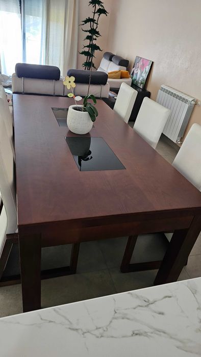 Mesa Jantar com 8 cadeiras em Carvalho